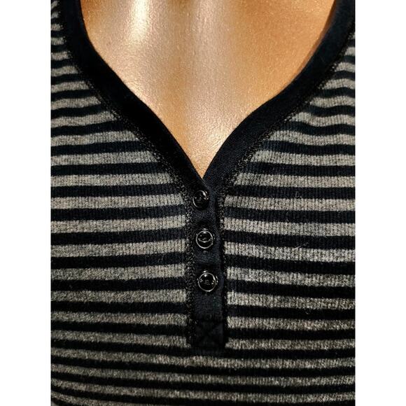 Lauren Jeans Co Heavy Knit Striped V-Neck Long Sleeve Shirt, Blk/Gray, Sz M - Picture 2 of 5